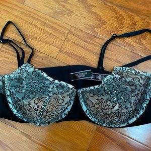NWOT Victoria’s Secret very sexy bra 34c